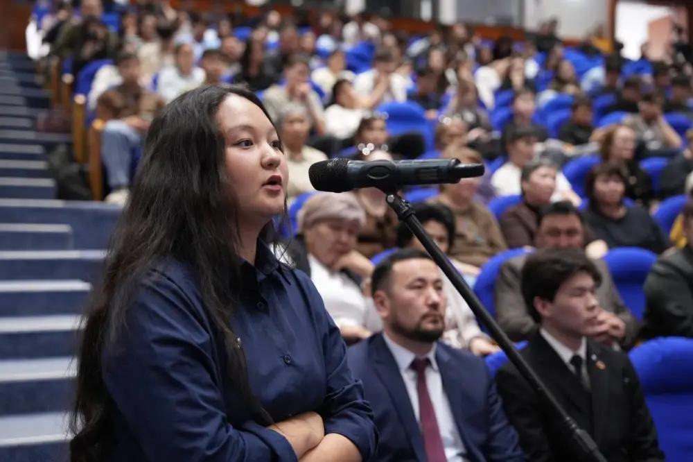 Қазақстан студенттері «Суды үнемде - болашақты сақта!» экологиялық сағатына қатысты ——————————— Студенты вузов со всего Казахстана приняли участие в экологическом часе «Экономь воду – сохраняй будущее!» (7)