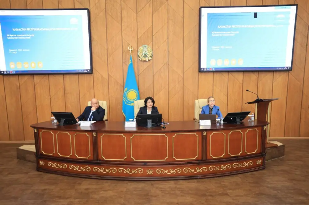 Судья Конституционного Суда посетила Шымкент для разъяснения положений Конституции (6)