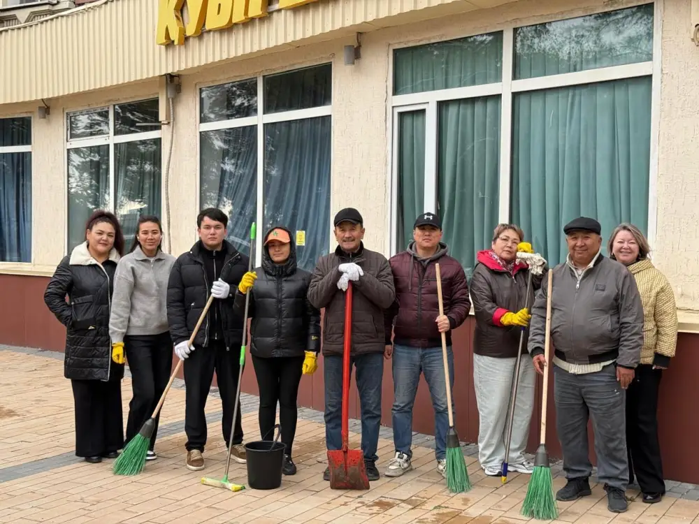 Сотни театралов столицы вышли в поддержку «Таза Казахстан» (7)