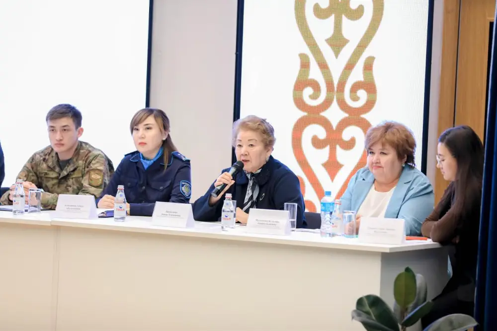 «Безопасная среда — уверенный ребенок»: в Астане прошло специальное собрание для родителей воспитанников детсадов (3)