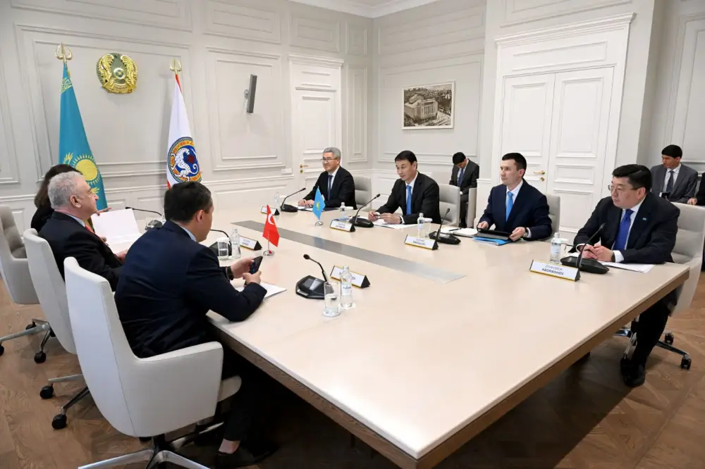 Аким Алматы Дархан Сатыбалды провел встречу с Послом Турции (3)