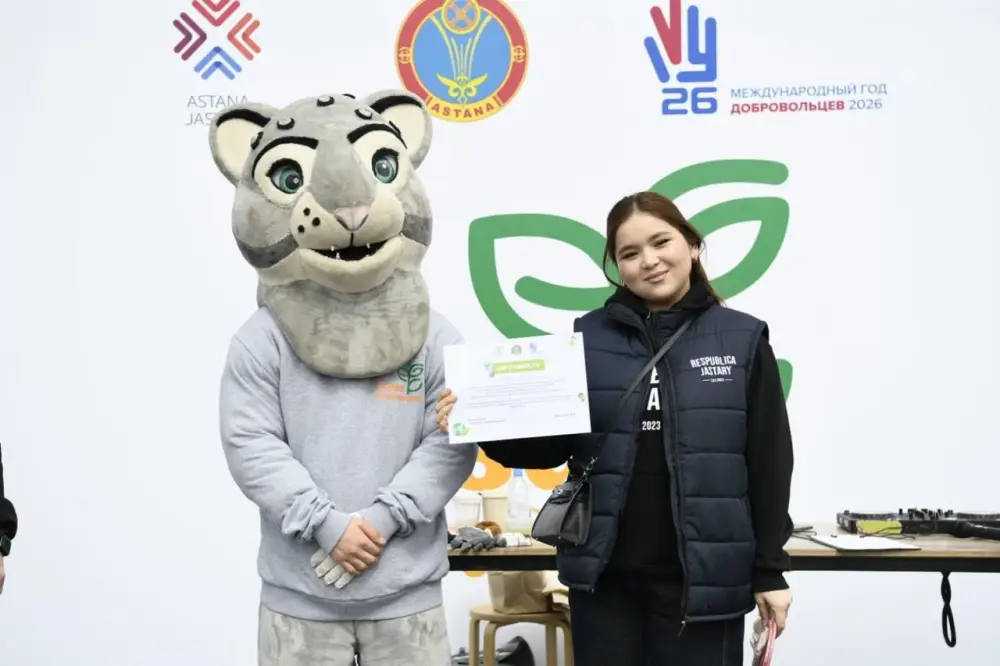 «Таза Қазақстан»: тонны мусора убрала столичная молодежь на набережной Есиля (10)