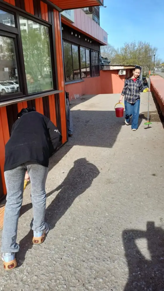 Столичные ТРЦ присоединились к озеленению города в рамках акции «Таза Қазақстан» (3)