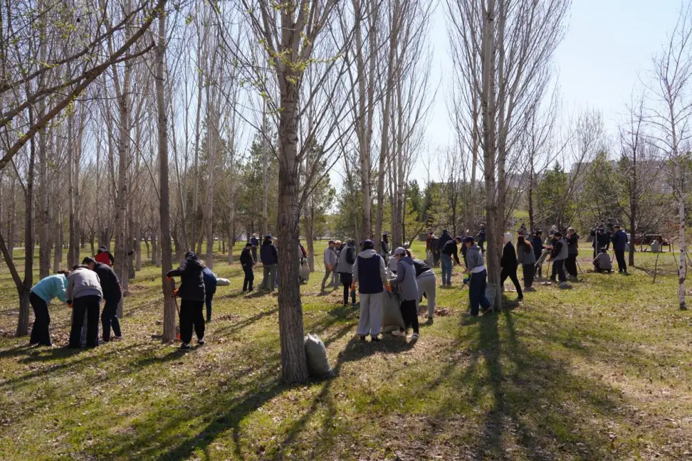 «Таза Қазақстан»: 5000 строителей столицы продолжают участие в общенациональной инициативе (6)