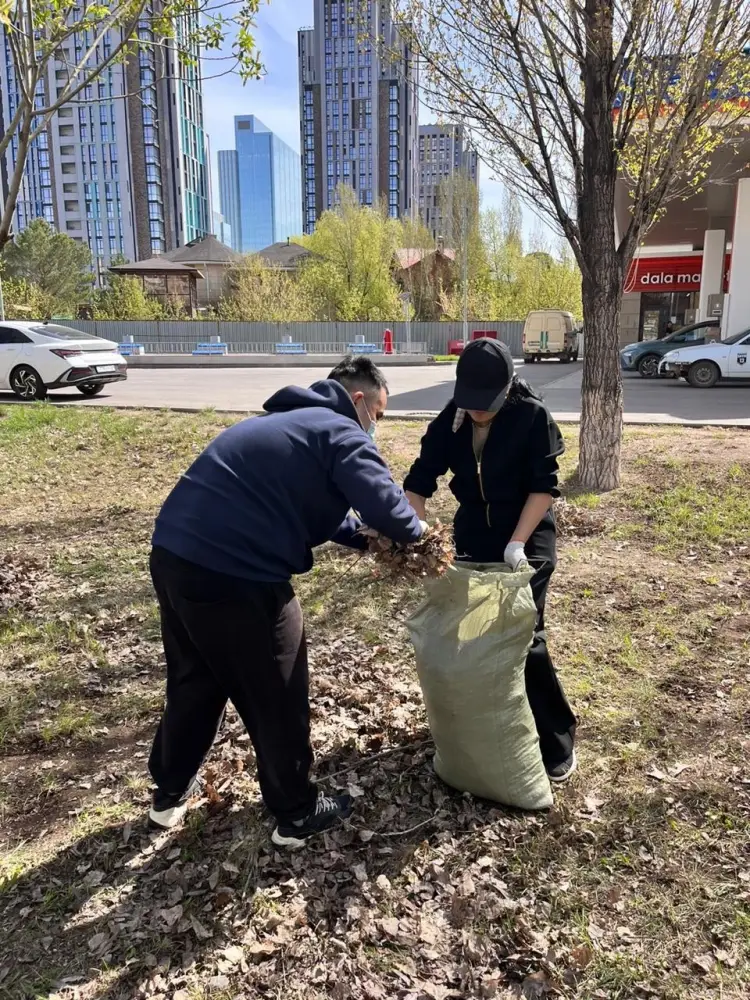 Сотрудники МСХ РК приняли участие в общегородском субботнике в рамках акции «Таза Қазақстан» (6)