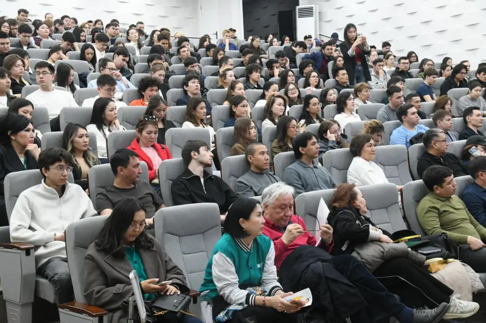 Сотни соискателей и работодателей собрала на своей площадке ярмарка вакансий в Астане (7)