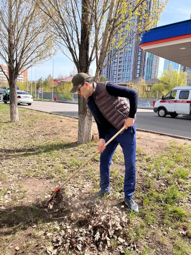 Сотрудники МСХ РК приняли участие в общегородском субботнике в рамках акции «Таза Қазақстан» (5)