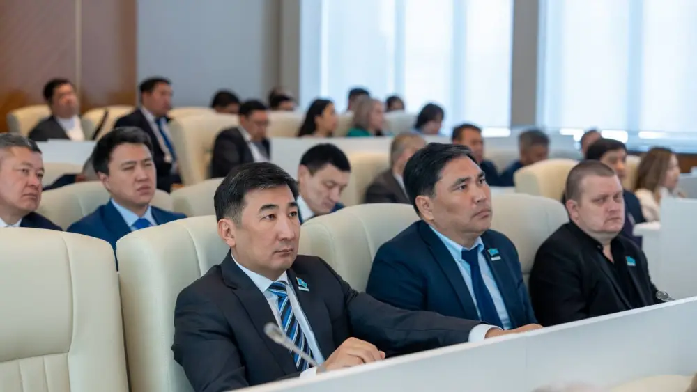 В ВКО на XXVIII сессии маслихата отметили положительную динамику развития региона (6)