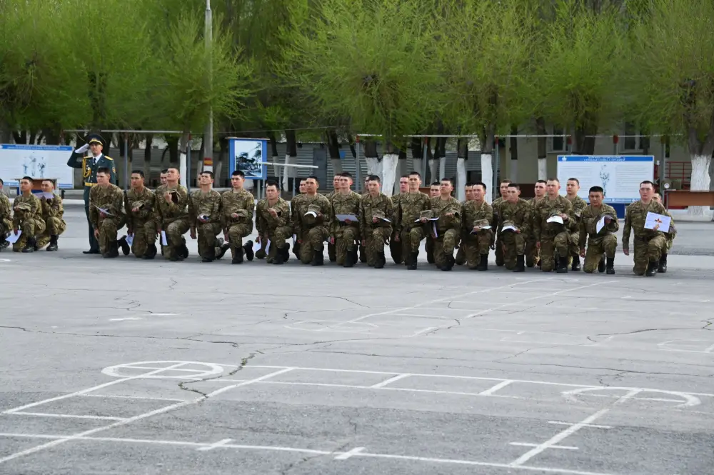 В Гвардейском гарнизоне 600 солдат получили военно-учетные специальности (4)