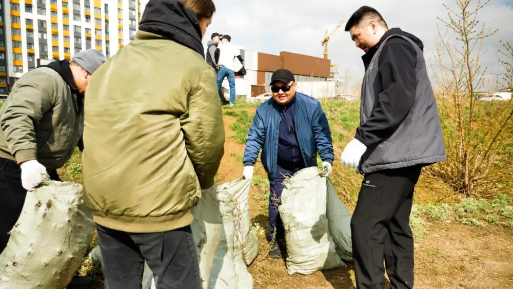 Более тысячи банкиров поддержали экологическую акцию «Таза Қазақстан» в Астане (6)