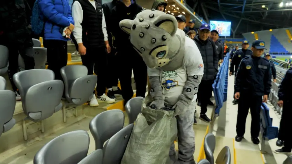 «Таза Қазақстан»: юные столичные футболисты провели экоакцию на матче сборных Казахстана и Коморских островов (8)