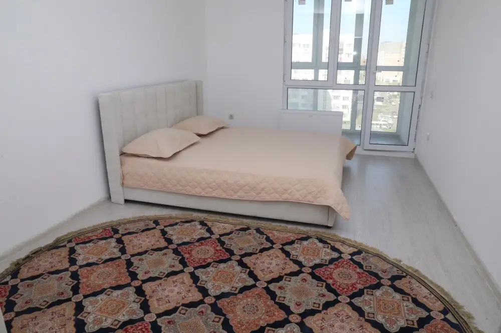 МОЛОДЫЕ УЧЕНЫЕ ЗАСЕЛИЛИСЬ В КВАРТИРЫ, ВРУЧЕННЫЕ ПРЕЗИДЕНТОМ (9)