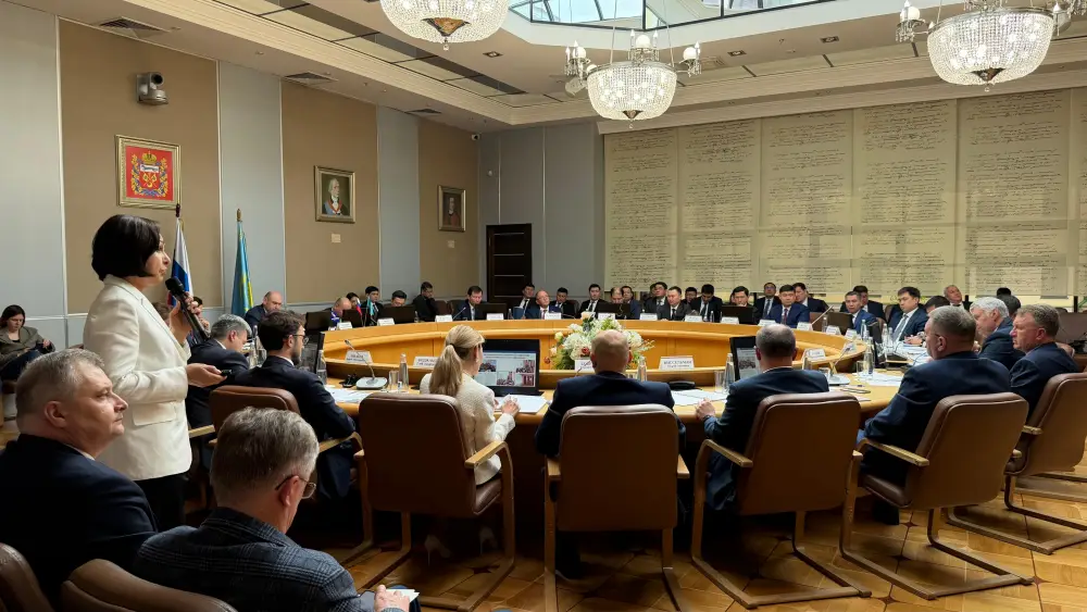 Глава региона принял участие в конференции в Оренбурге, где обсуждались вопросы расширения межрегионального сотрудничества (5)