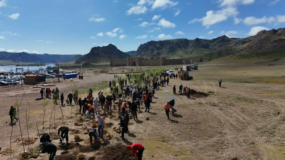 На берегу Или прошёл крупный субботник в рамках акции «Таза Қазақстан» (3)