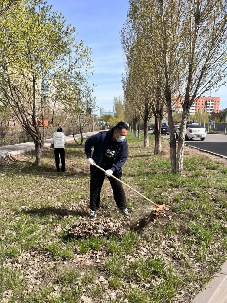 Сотрудники МСХ РК приняли участие в общегородском субботнике в рамках акции «Таза Қазақстан» (3)