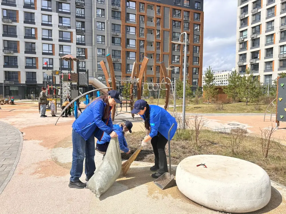 «Таза Казахстан»: порядка 7 тыс. столичных строителей присоединились к экологической акции (5)