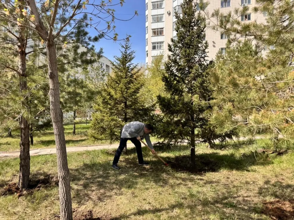 Сотрудники МСХ РК приняли участие в общегородском субботнике в рамках акции «Таза Қазақстан» (9)