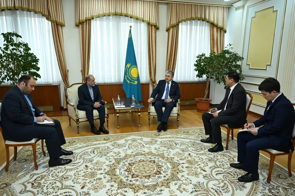 Министр иностранных дел принял Посла Ирана (3)