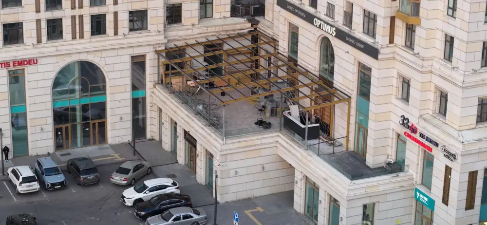 Террасу ресторана в центре Алматы демонтировали по решению суда (4)