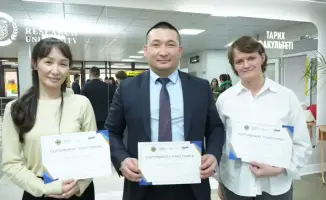 Госслужащие Карагандинской области демонстрируют любовь к чтению и личностному росту через литературу