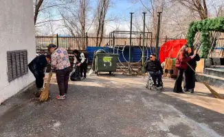 Чистота как зеркало культуры: театр «Қанаттылар» очищает пространство и сознание в столице