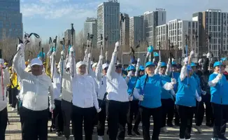 Пенсионеры Астаны провели оздоровительный флешмоб ко Всемирному дню здоровья