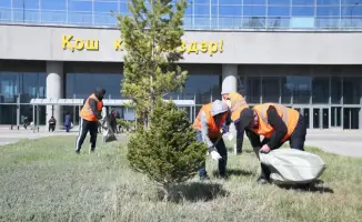 Очистка вокзала «Нұрлы жол» сотрудниками «Қазақстан темір жолы» и полицией: шаг к улучшению экологической ситуации в Астане