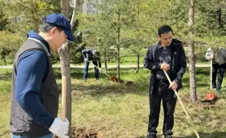 Сотрудники МСХ РК активно участвуют в экологической инициативе «Таза Қазақстан», подчеркивая важность заботы о природе