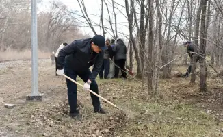 Участие акима области в субботнике способствует улучшению экологической ситуации в Абайской области