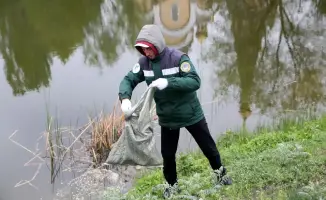 В Алматы завершился субботник: очищены берега рек Тиксай и Казачка, вывезено 5 тонн мусора