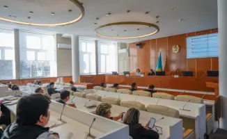 Судьи Восточно-Казахстанской области обучают госорганы работе с административными актами на семинаре