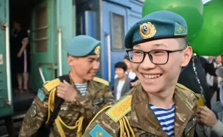 Десантники возвращение домой предложение руки и сердца на вокзале