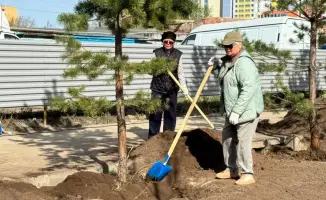 Жители Астаны активно участвуют в акции по озеленению и благоустройству «Таза Қазақстан»