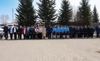 Экскурсия в Департамент полиции: формирование будущих защитников правопорядка среди школьников ВКО