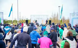 летний беговой сезон в Астане Esil RUN участие 1500 человек массовый спорт здоровый образ жизни