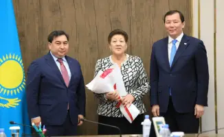 В Актобе обсуждаются международные стандарты профессионализации государственных служащих
