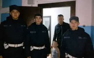Гвардейцы под окном: спасение от падения!