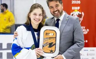 Казахстанские хоккеистки стали третьими на чемпионате в Испании