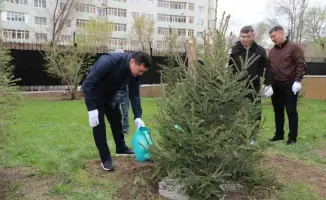 Полицейские на субботнике: чистота под защитой!