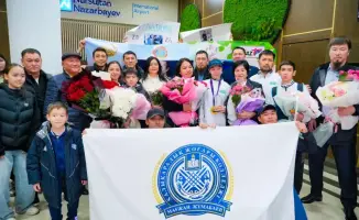 Айым Серикбаева вернулась в Астану с золотой медалью чемпионата мира по таэквондо