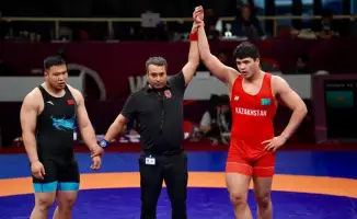 Едиге Касымбек завоевал бронзовую медаль на чемпионате Азии по вольной борьбе в Бишкеке
