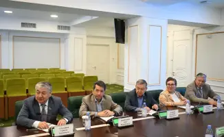 Обсуждение социально-экономического развития Жетісу: встреча Бейбита Исабаева с сенаторами