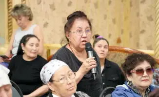 Встреча депутата маслихата с пенсионерами в Центре активного долголетия Астаны