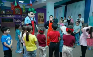 Экологическое мероприятие для детей в Астане: обучение важности чистоты и защиты природы через театральные игры