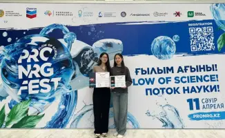 Школьницы из Караганды представляют проект доступной городской среды на международном хакатоне в Италии