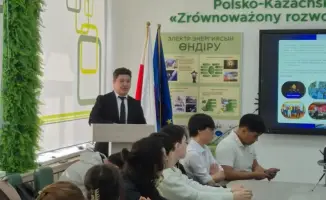 Студенты Esil University обсудили обновлённую Конституцию Казахстана и молодёжную политику