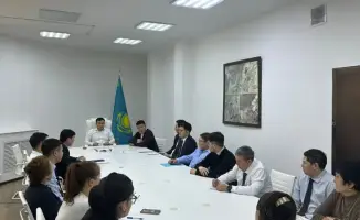 Обсуждение нейтралитета государственной службы в международном контексте на совещании Комитета геологии