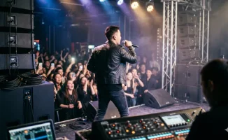 Министр культуры и информации Казахстана Аида Балаева утвердила новые правила информирования зрителей о фонограммах на концертах. Теперь организаторы мероприятий обязаны предупреждать публику о использовании фонограмм за месяц до выступления.