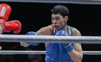 Казахстанский боксер Сабыржан Аккалыков завоевал золото на чемпионате Азии, одержав победу над узбекистанцем в финале