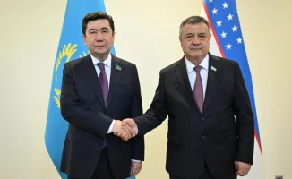 Спикер Мажилиса Ерлан Кошанов на Третьем заседании Совета межпарламентского сотрудничества между Мажилисом Парламента Казахстана заявил, что новая Конституция является выверенным путем к прогрессивному Казахстану.